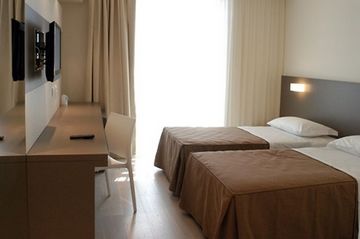 Hotel Cube 4*